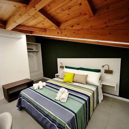 Bed & Breakfast Dimora Mantiello 3*