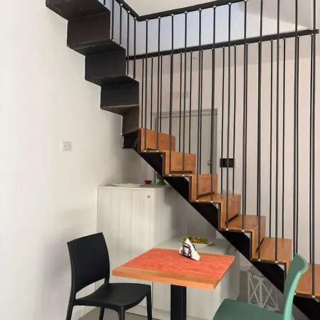 Bed & Breakfast Dimora Mantiello 3*